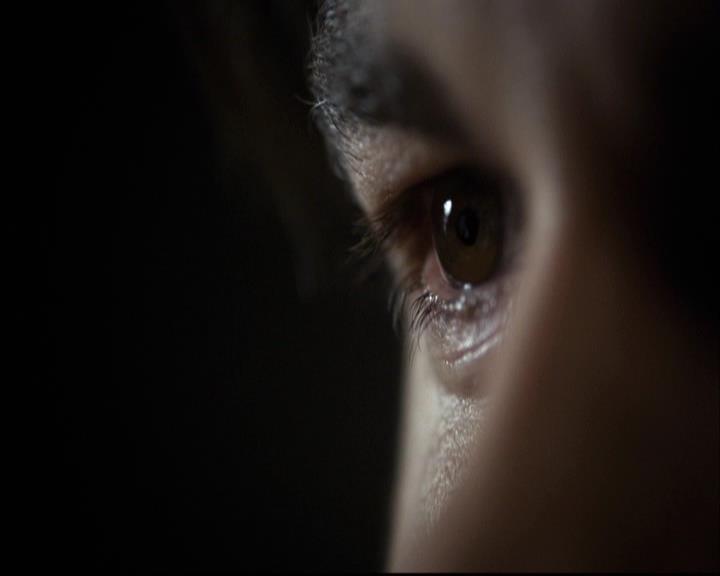 VampireDiariesWorld-dot-org_2x11ByTheLightOfTheMoon1992.jpg