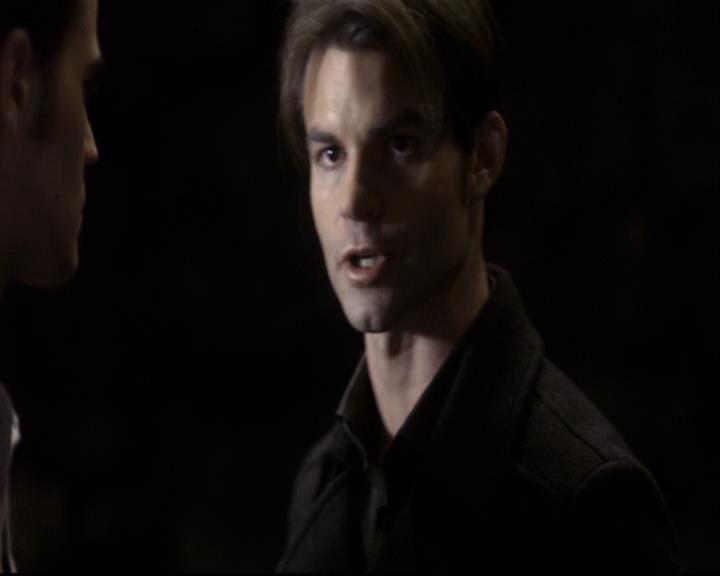 VampireDiariesWorld-dot-org_2x11ByTheLightOfTheMoon2003.jpg