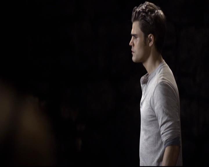 VampireDiariesWorld-dot-org_2x11ByTheLightOfTheMoon2007.jpg