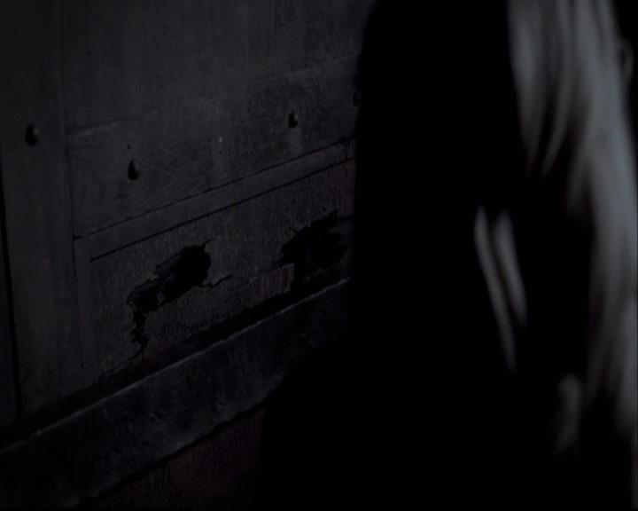 VampireDiariesWorld-dot-org_2x11ByTheLightOfTheMoon2062.jpg