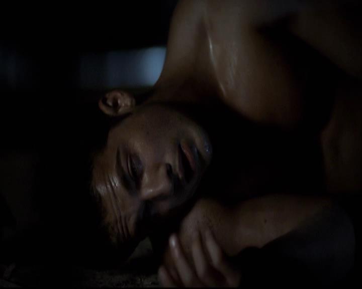 VampireDiariesWorld-dot-org_2x11ByTheLightOfTheMoon2077.jpg