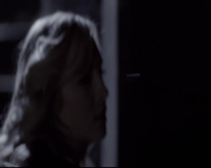 VampireDiariesWorld-dot-org_2x11ByTheLightOfTheMoon2082.jpg