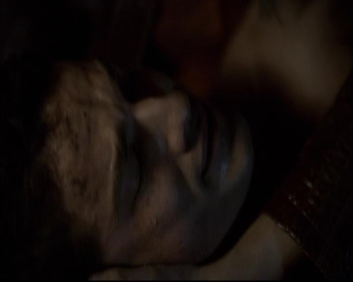 VampireDiariesWorld-dot-org_2x11ByTheLightOfTheMoon2101.jpg