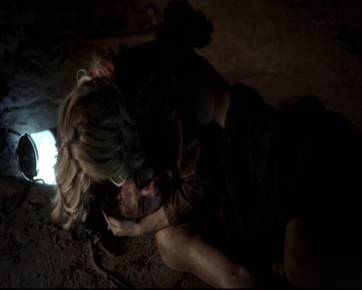 VampireDiariesWorld-dot-org_2x11ByTheLightOfTheMoon2107.jpg