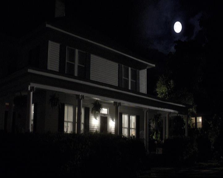 VampireDiariesWorld-dot-org_2x11ByTheLightOfTheMoon2113.jpg