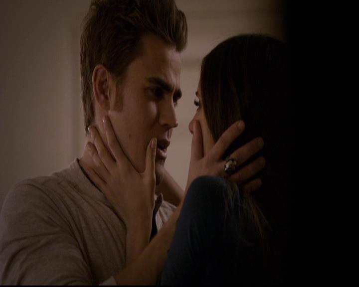VampireDiariesWorld-dot-org_2x11ByTheLightOfTheMoon2133.jpg