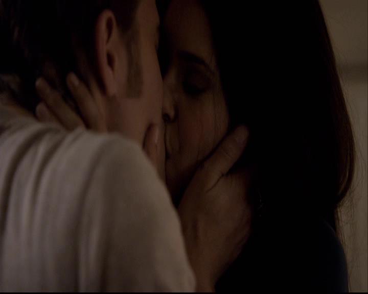 VampireDiariesWorld-dot-org_2x11ByTheLightOfTheMoon2136.jpg