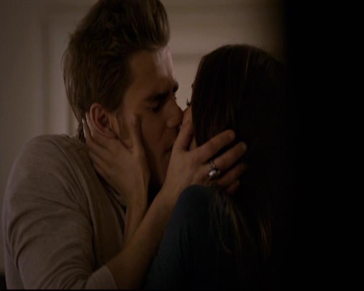 VampireDiariesWorld-dot-org_2x11ByTheLightOfTheMoon2137.jpg