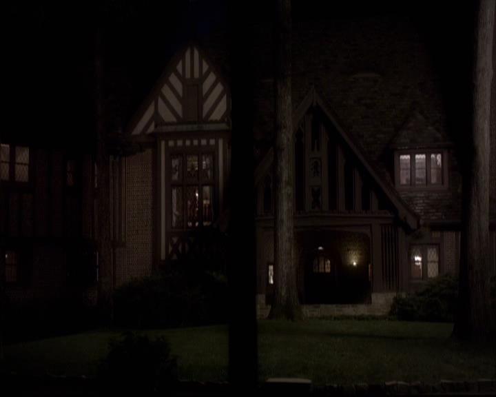 VampireDiariesWorld-dot-org_2x11ByTheLightOfTheMoon2155.jpg