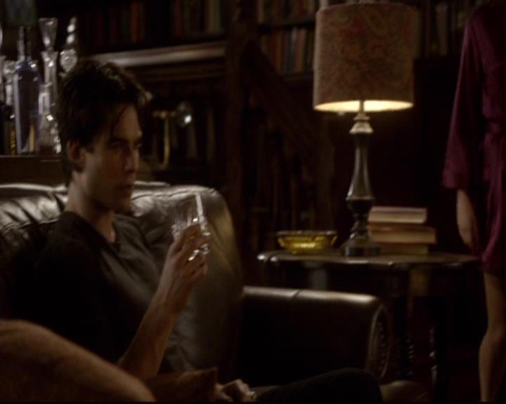 VampireDiariesWorld-dot-org_2x11ByTheLightOfTheMoon2159.jpg