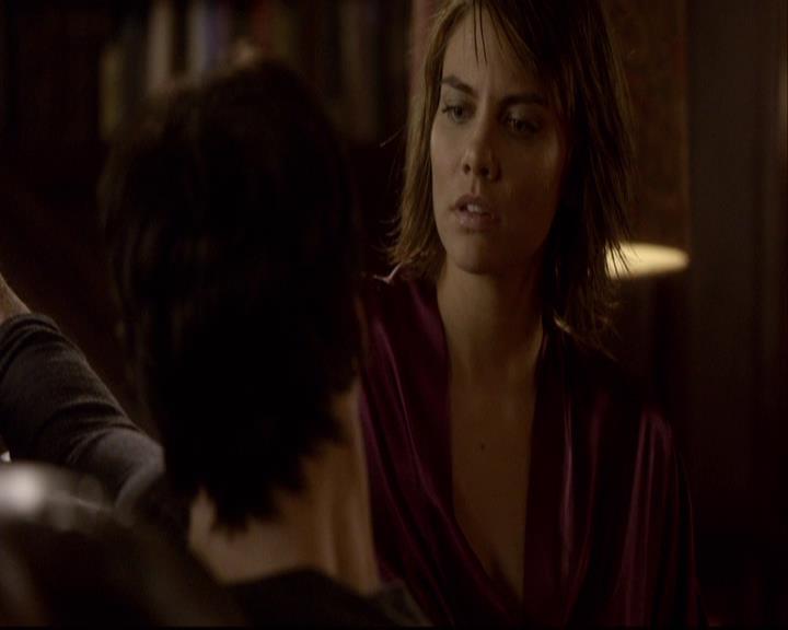 VampireDiariesWorld-dot-org_2x11ByTheLightOfTheMoon2167.jpg
