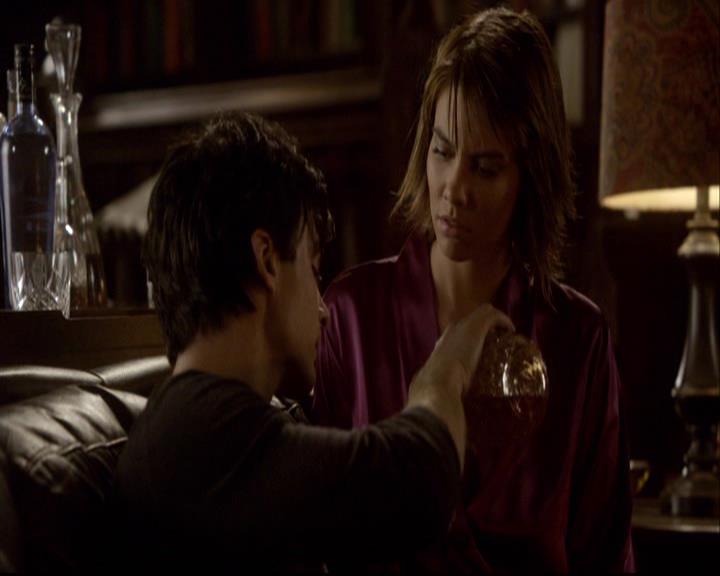 VampireDiariesWorld-dot-org_2x11ByTheLightOfTheMoon2173.jpg