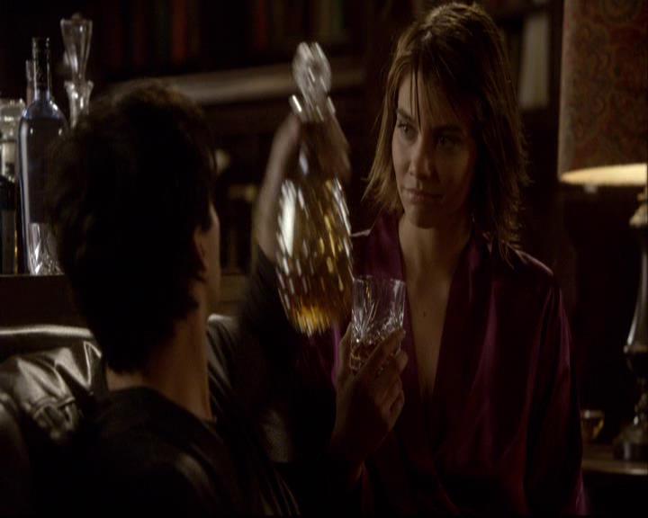 VampireDiariesWorld-dot-org_2x11ByTheLightOfTheMoon2176.jpg