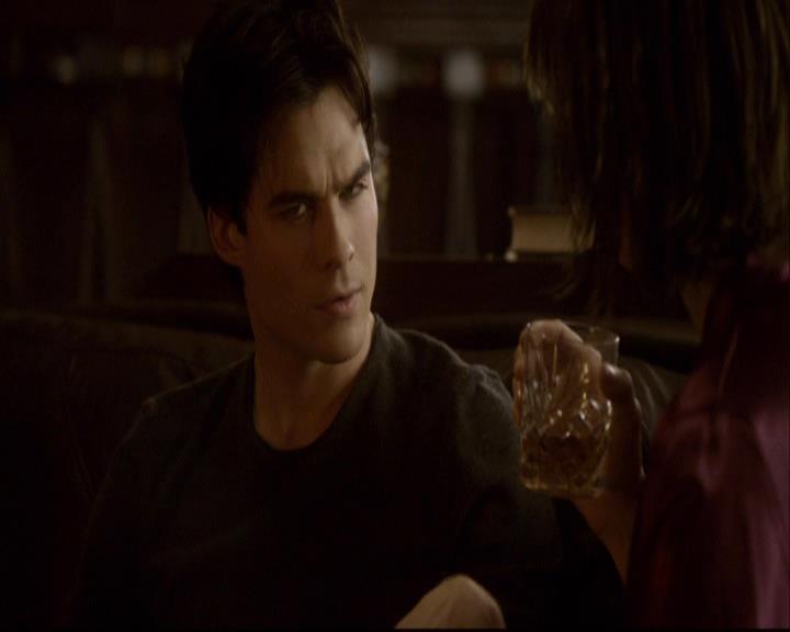 VampireDiariesWorld-dot-org_2x11ByTheLightOfTheMoon2202.jpg