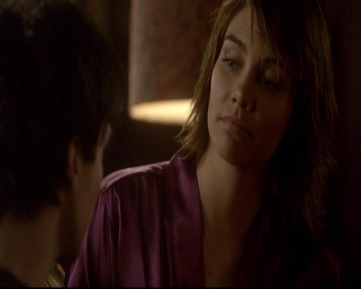 VampireDiariesWorld-dot-org_2x11ByTheLightOfTheMoon2205.jpg