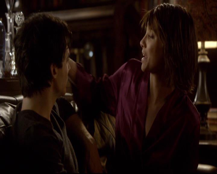 VampireDiariesWorld-dot-org_2x11ByTheLightOfTheMoon2217.jpg