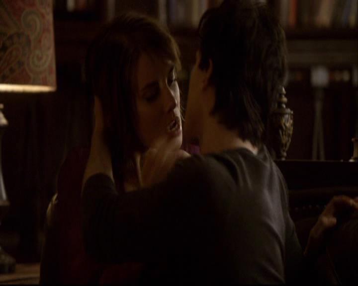 VampireDiariesWorld-dot-org_2x11ByTheLightOfTheMoon2225.jpg