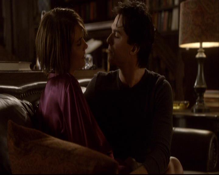 VampireDiariesWorld-dot-org_2x11ByTheLightOfTheMoon2238.jpg