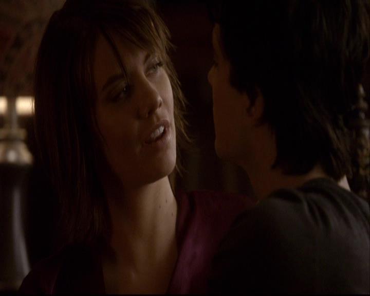 VampireDiariesWorld-dot-org_2x11ByTheLightOfTheMoon2240.jpg