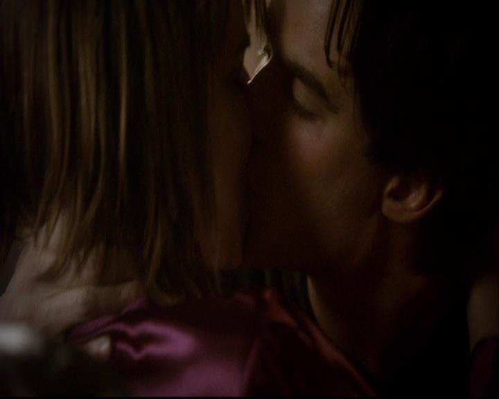 VampireDiariesWorld-dot-org_2x11ByTheLightOfTheMoon2245.jpg