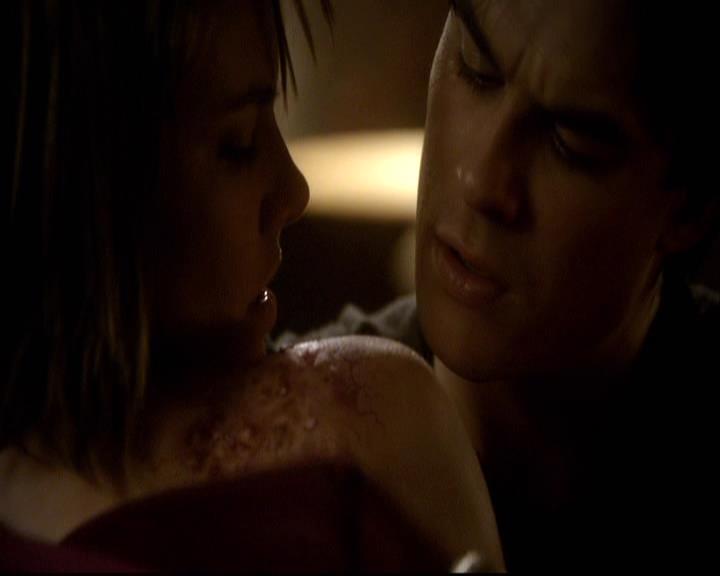 VampireDiariesWorld-dot-org_2x11ByTheLightOfTheMoon2252.jpg