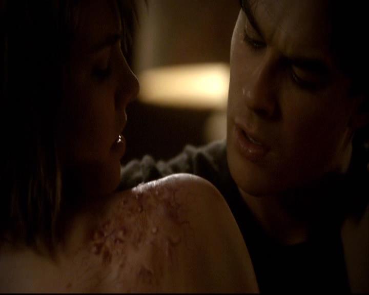 VampireDiariesWorld-dot-org_2x11ByTheLightOfTheMoon2253.jpg