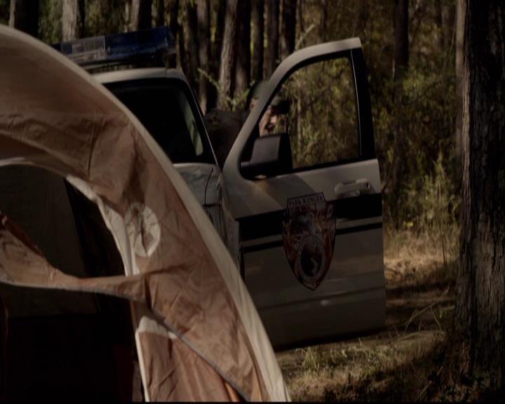 VampireDiariesWorld-dot-org_2x12TheDecent0056.jpg