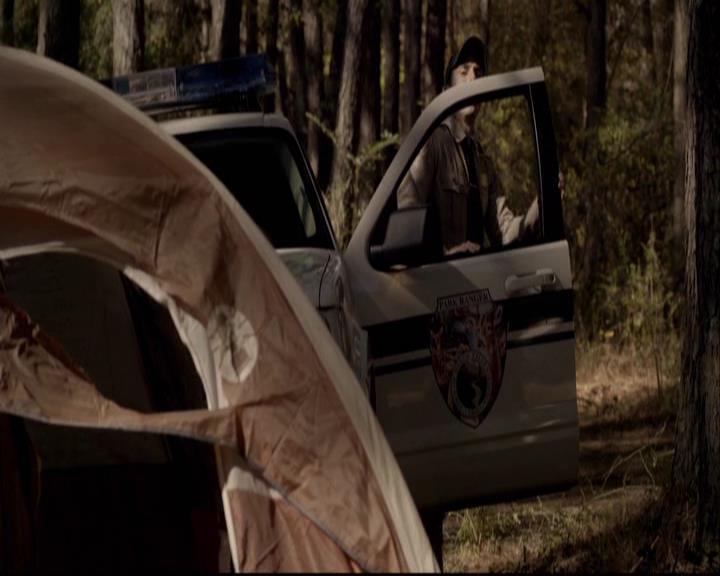 VampireDiariesWorld-dot-org_2x12TheDecent0057.jpg
