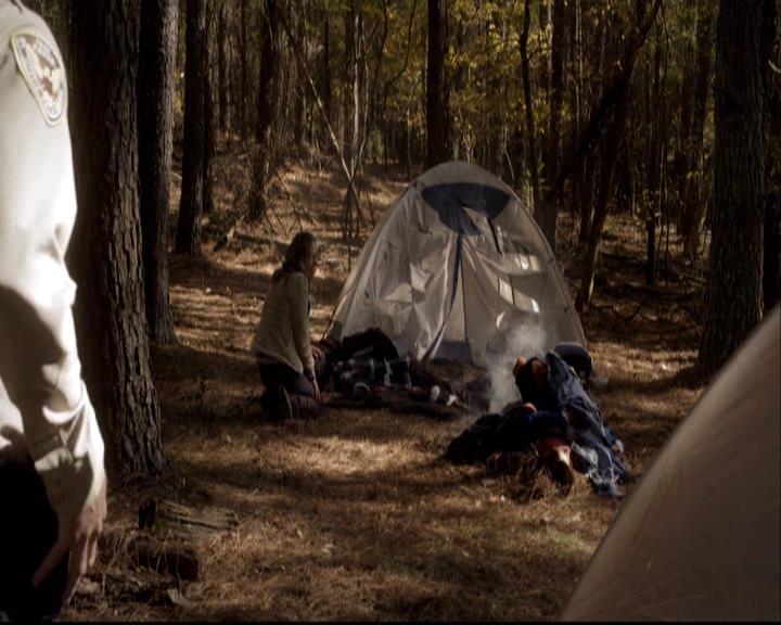 VampireDiariesWorld-dot-org_2x12TheDecent0070.jpg
