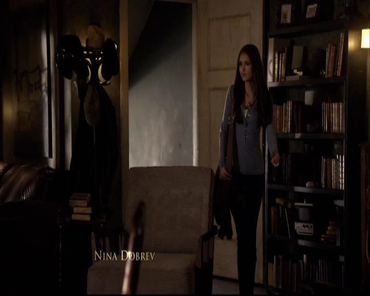 VampireDiariesWorld-dot-org_2x12TheDecent0103.jpg