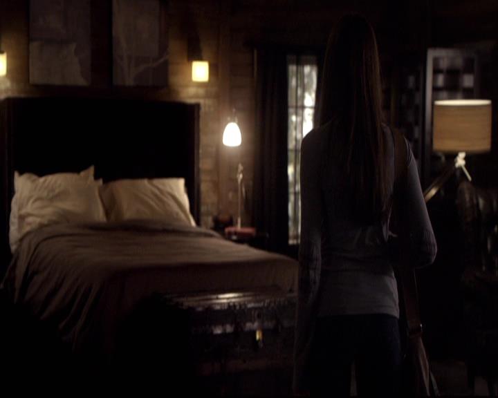 VampireDiariesWorld-dot-org_2x12TheDecent0109.jpg