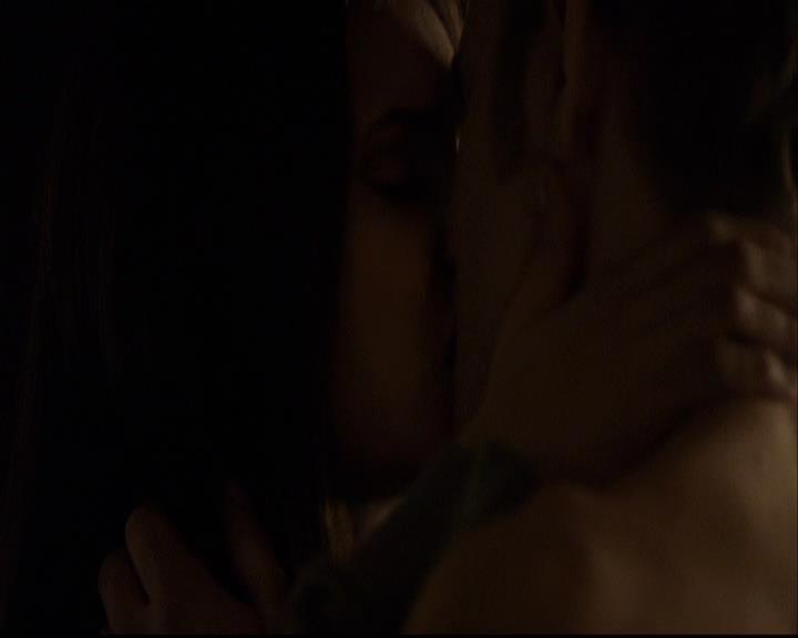 VampireDiariesWorld-dot-org_2x12TheDecent0133.jpg