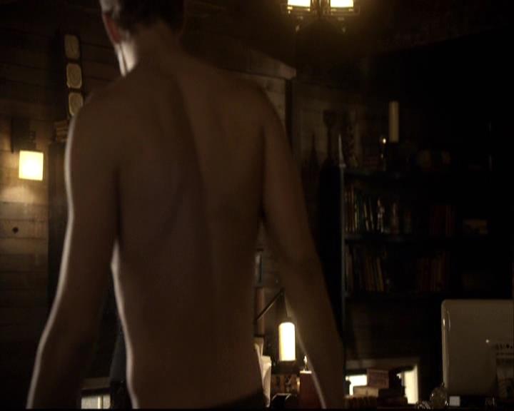 VampireDiariesWorld-dot-org_2x12TheDecent0148.jpg
