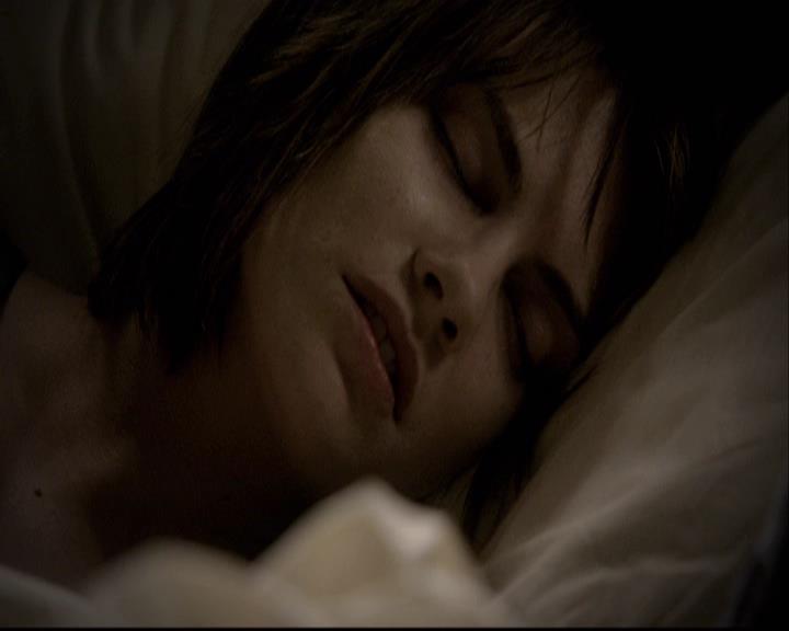 VampireDiariesWorld-dot-org_2x12TheDecent0798.jpg
