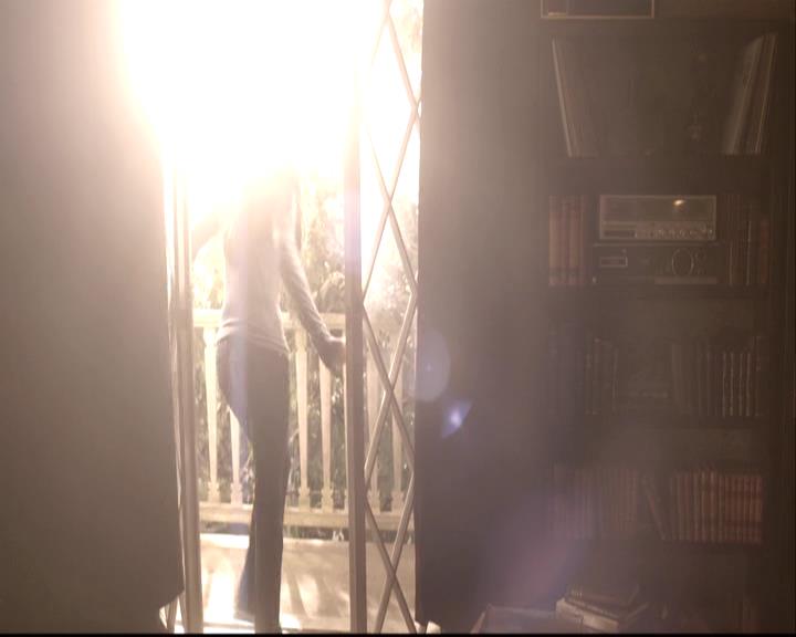 VampireDiariesWorld-dot-org_2x12TheDecent1087.jpg