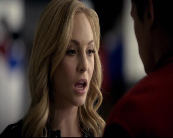 VampireDiariesWorld-dot-org_2x12TheDecent1145.jpg