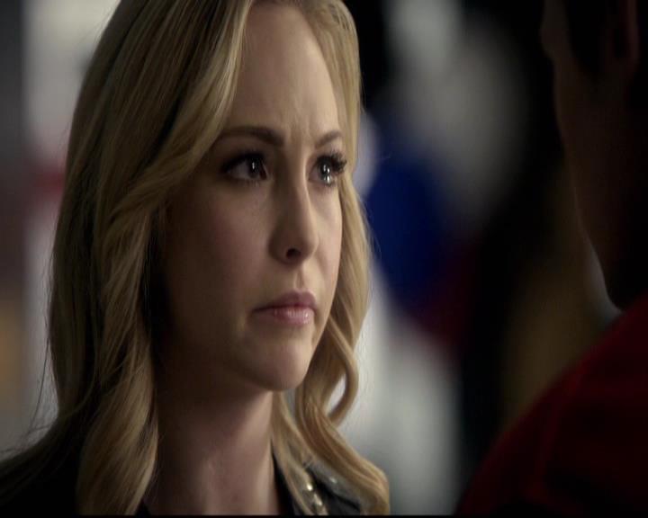 VampireDiariesWorld-dot-org_2x12TheDecent1157.jpg