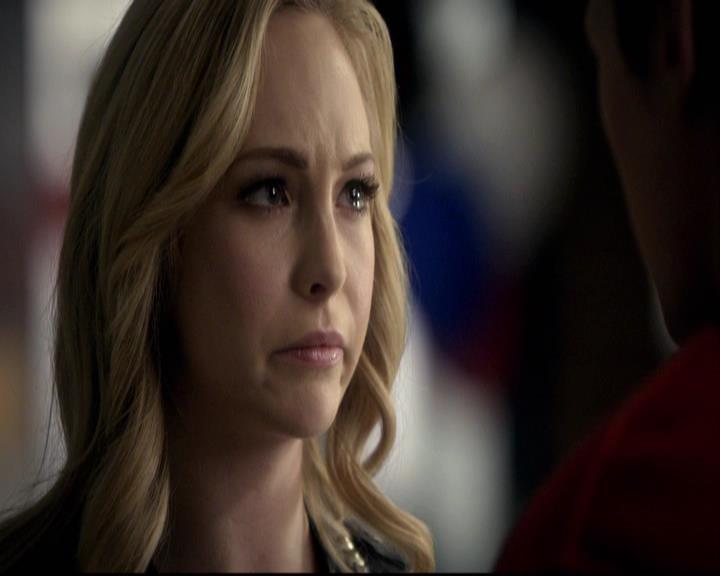 VampireDiariesWorld-dot-org_2x12TheDecent1158.jpg