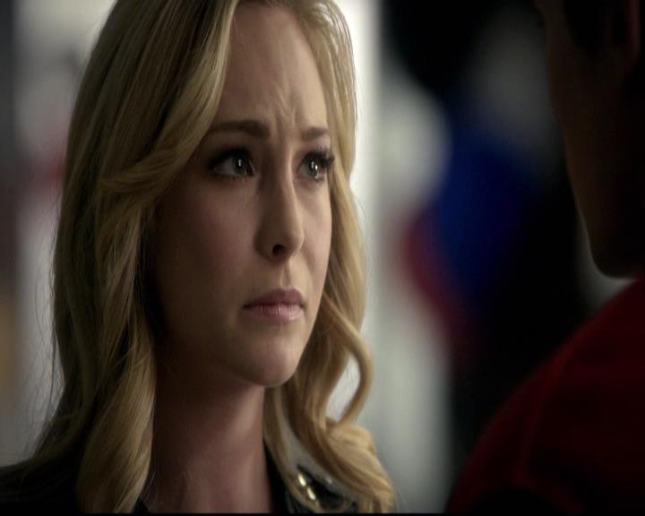 VampireDiariesWorld-dot-org_2x12TheDecent1163.jpg