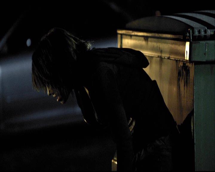 VampireDiariesWorld-dot-org_2x12TheDecent1300.jpg