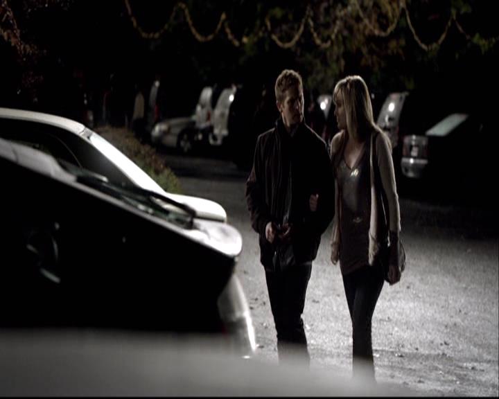 VampireDiariesWorld-dot-org_2x12TheDecent1358.jpg