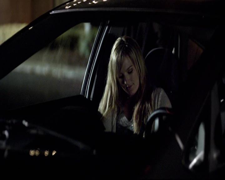 VampireDiariesWorld-dot-org_2x12TheDecent1366.jpg
