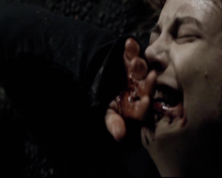 VampireDiariesWorld-dot-org_2x12TheDecent1411.jpg