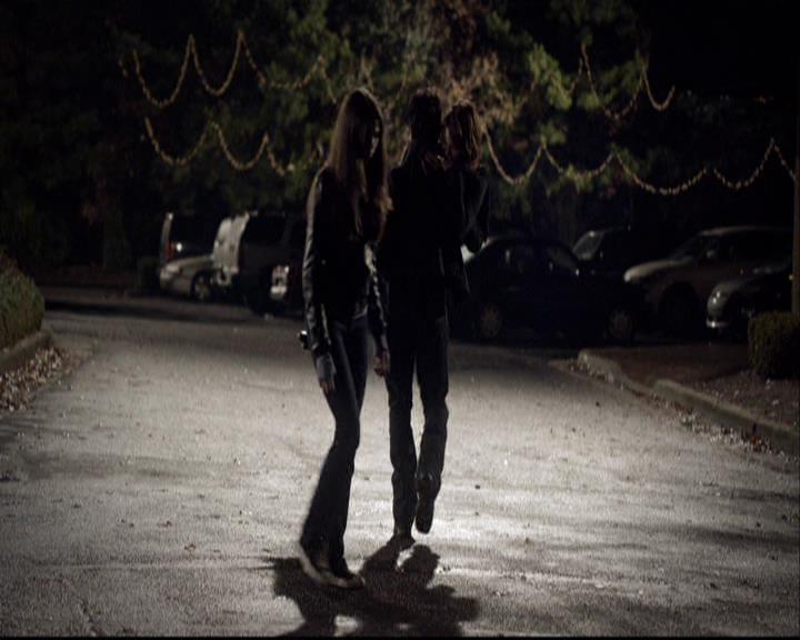 VampireDiariesWorld-dot-org_2x12TheDecent1441.jpg
