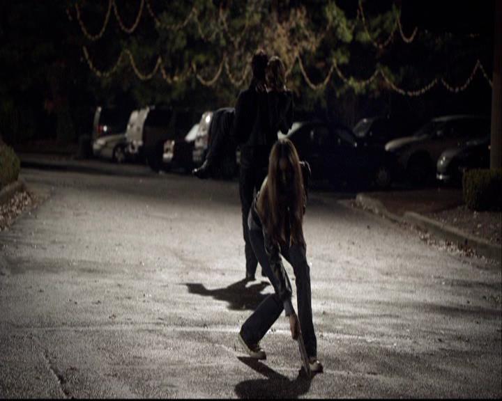 VampireDiariesWorld-dot-org_2x12TheDecent1443.jpg