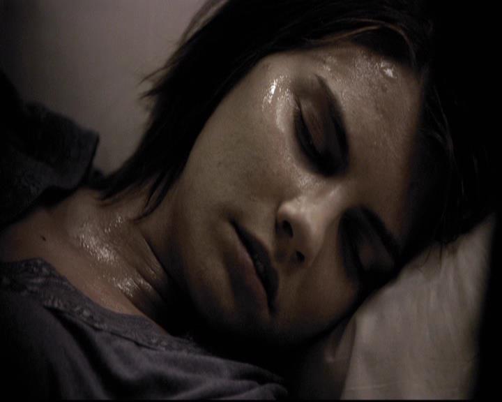VampireDiariesWorld-dot-org_2x12TheDecent1446.jpg