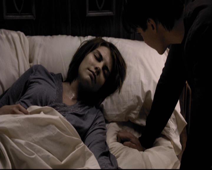 VampireDiariesWorld-dot-org_2x12TheDecent1456.jpg