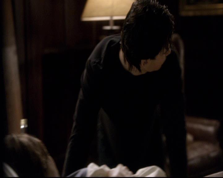 VampireDiariesWorld-dot-org_2x12TheDecent1462.jpg