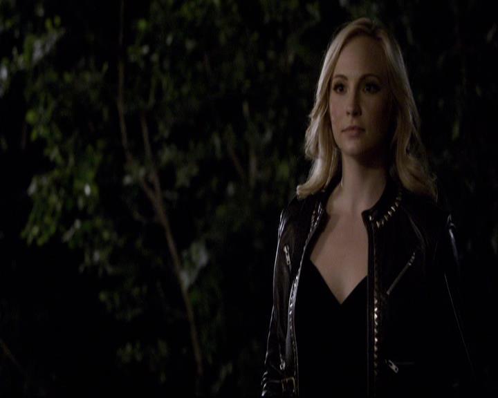 VampireDiariesWorld-dot-org_2x12TheDecent1572.jpg