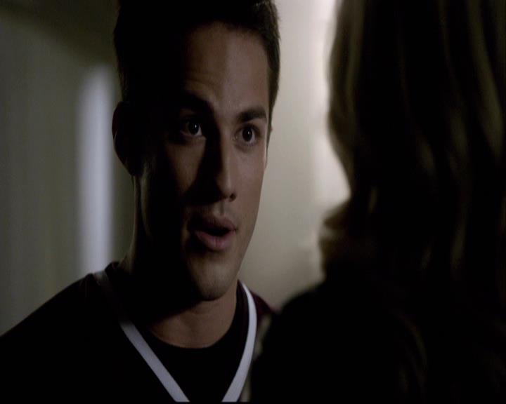 VampireDiariesWorld-dot-org_2x12TheDecent1595.jpg